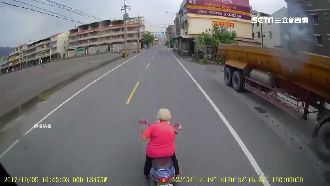 阿嬤騎車突急煞　路中整理衣物險遭撞