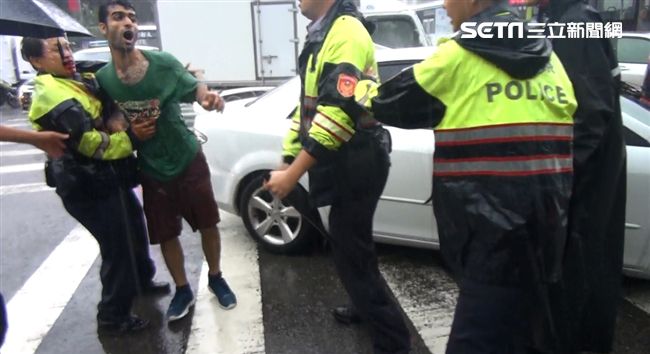 回家去吧！兩度襲警伊朗男遭驅逐出境