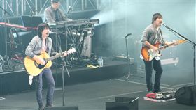 日本人氣樂團凡人譜台北演唱會熱鬧開唱,嗨唱小幸運.癡情玫瑰花獻台灣歌迷