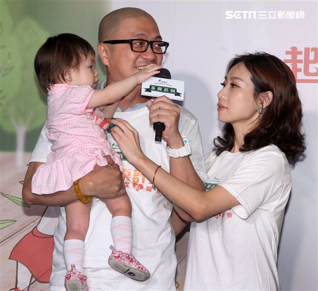  PAUL、咪咪 、依依 、潘若迪 、徐小可參加茶樹莊園幸福餐桌計畫公益活動。（記者邱榮吉/攝影）