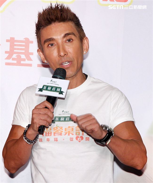  PAUL、咪咪 、依依 、潘若迪 、徐小可參加茶樹莊園幸福餐桌計畫公益活動。（記者邱榮吉/攝影）