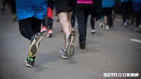 運動,退化性關節炎,跑步,慢跑,操場。（圖非新聞當事人／攝影者Mika Stetsovski,flikr CC License／網址http://bit.ly/1LD0EHE）