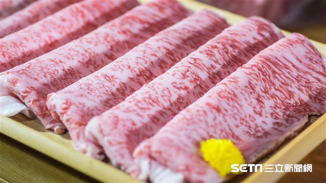 舌尖就能融化它　頂級神戶牛開賣囉