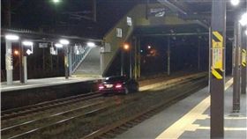 日本,鐵軌,鐵道,白老町,老翁,火車,北海道　圖／翻攝自北海道新聞