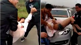 大陸伴娘遭SM鞭打屁股。（圖／翻攝秒拍）