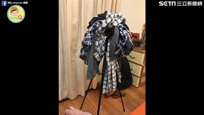 被蠢哭！女友這樣藏鏡頭　男友秒識破