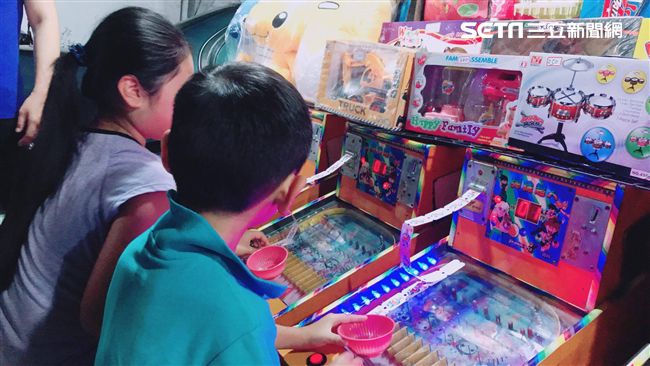 打彈珠換「驚喜包」…一打開笑到崩潰