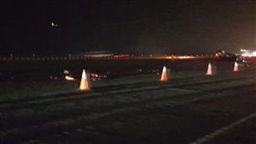 佳冬戰備跑道車禍（圖／翻攝自爆料公社）