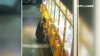 2竊盜專偷娃娃機　剪斷鎖頭掃光硬幣