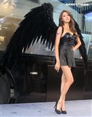 賴琳恩深Ｖ美背Ｓ曲線解放好身材，化身最「性感直播主」女王姿態驚喜現身。（記者邱榮吉/攝影） 