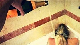 炫富,新加坡,富二代,有錢人,跑車,超跑,名牌,拜金,敗家 (https://goo.gl/4ERjJs)