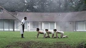 電影《人形蜈蚣》（圖／翻攝自觸電網）