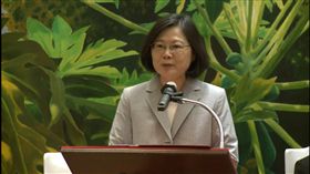 蔡英文總統接見「泰國僑商國家建設與投資參訪團」。（總統府提供）