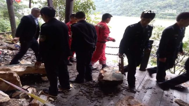 台團遊湖北遇死劫　領隊徒手開挖救人