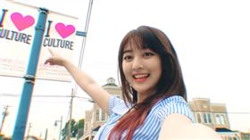 TWICE月底回歸　新曲預告公開！成員耍萌比愛心
TWICE,愛心,專輯,回歸,Twicetagram,Likely,JYP
圖/翻攝V LIVE