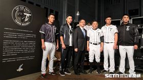 亞冠賽中職設計新球衣發表會。（圖／記者王怡翔攝）