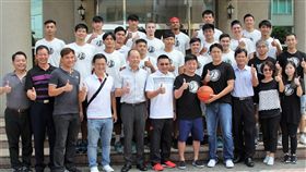 寶島夢想家進駐彰化，全隊拜會議長（圖／寶島夢想家提供）