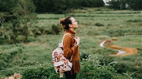 旅行,旅遊,背包客,露營,健走,爬山,登山,單身,女孩,女子（圖／StockSnap）