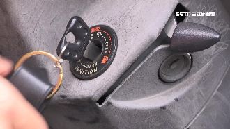 鎖定超商外機車！他鑰匙一插秒騎走
