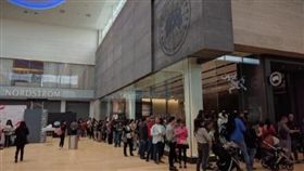 大陸,黃金周,出遊,旅客,加拿大,店家,Canada Goose,購物　圖／翻攝自微博　