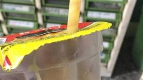 布丁,吸管,懷念,吃法,神招　圖／翻攝自臉書爆廢公社