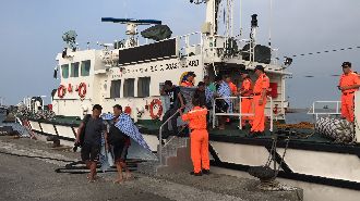 高雄外海驚傳貨輪翻覆　14人全獲救