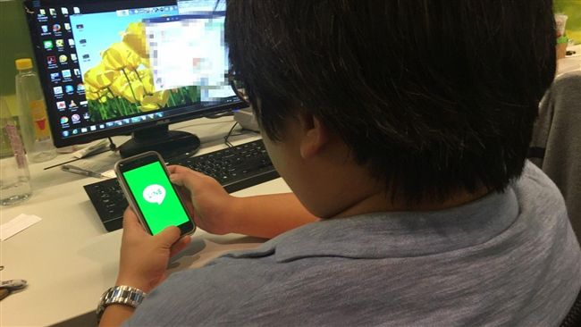 調查：8成忙還是會忍不住點LINE