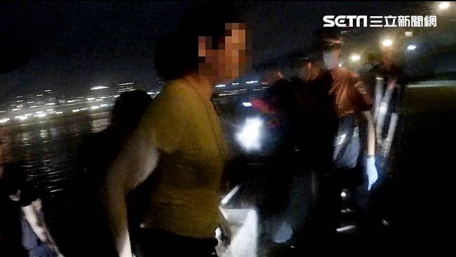 暗夜碼頭跳河獲救　她竟對警消這樣說