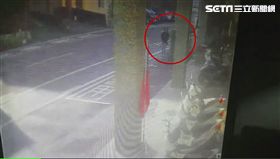 驚魂19小時！台中生技董娘因債務糾紛　遭矇眼綁走繞新北，圖/翻攝畫面