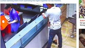 ▲情侶在披薩店內野戰。（圖／翻攝自《太陽報》）
https://www.thesun.co.uk/news/4521603/dominos-sex-couple-daniella-hirst-craig-smith-pizza-yorkshire-jail/