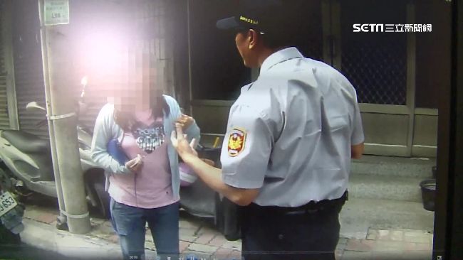隨機打童後腦杓　女竟嗆：她媽先擋路