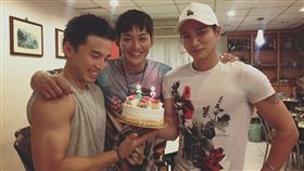 棒棒堂,阿緯,小煜,威廉,生日,慶生,愛現,肌肉,楊奇煜,劉峻緯/臉書