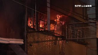 水電行深夜大火　一家四口攀窗跳樓逃