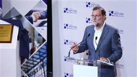 西班牙總理拉荷義（Mariano Rajoy）
https://www.facebook.com/54212446406/photos/a.397338611406.192123.54212446406/10155580564996407/?type=3&theater