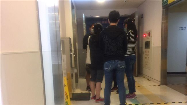 謝男性向?繼父:「成年了!我尊重他選擇喜歡男生!」 社會 三立新聞網