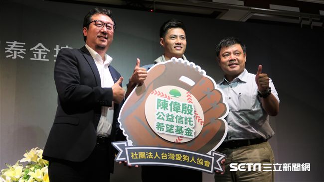 毛小孩就像兄弟　殷仔愛狗成痴做公益