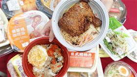 消基會指便當鈉超量　四大超商回應消費者文教基金會指出，國人外食比例高，飲食攝取過多的鈉，是血壓升高的危險因素。消基會20日公布15件微波便當鈉含量超過一餐建議攝取量，四大超商都被點名，業者表示，商品都有含量標示，可供民眾做選擇。中央社記者裴禛攝　106年10月20日