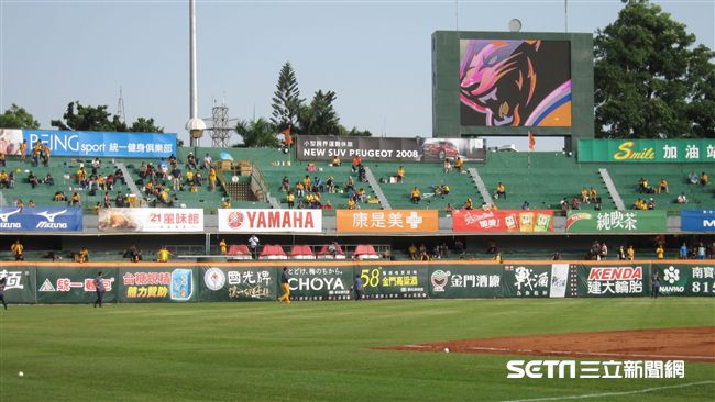 為了一個決定　蔗總坐外野吹風半小時