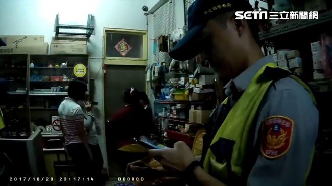 女看護太想家持雙刀　警放可蘭經解危