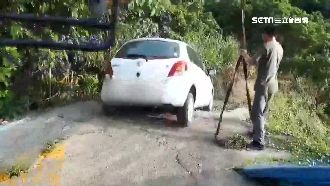 導航又出包　拖吊業者救人還得先鋸樹