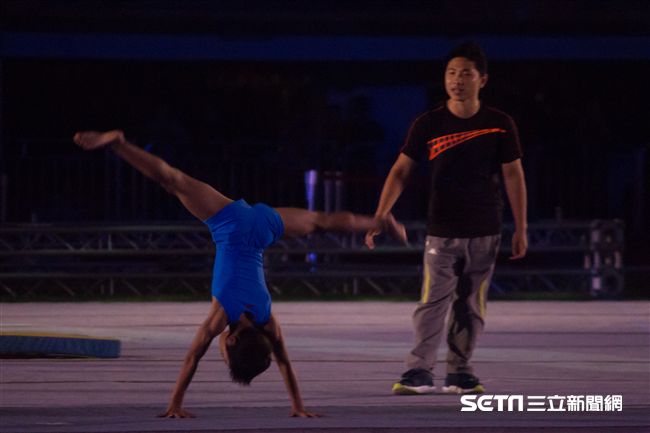 ▲106年全國運動會開幕典禮，宜蘭縣公正國小體操隊。（圖／記者蔡宜瑾攝影）