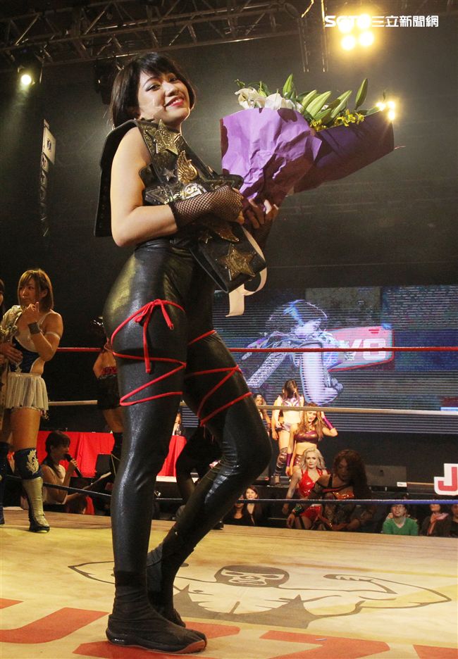 台灣史上第一次日本女子摔角聯盟StardomVS大江戶隊，6人大混戰。（記者邱榮吉/攝影）