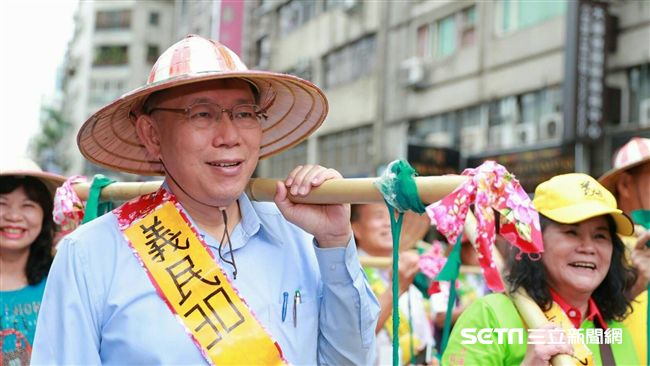 柯挑擔扛重責！與蔡英文互動冷