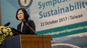 蔡英文總統出席「2017永續科學國際研討會」開幕式。（總統府提供）