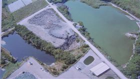 屏東盜採砂石地變太陽能光電區（2）屏東縣縣政府將高樹鄉37公頃的盜採砂石回填地打造為太陽能光電示範區，依計畫分階段方式進行，第一階段佔地1.1公頃，依據台灣電力公司既有饋線容量，設置容量達1.079MW，預計明年4月完工。（屏東縣政府提供）中央社記者郭芷瑄傳真　106年10月22日