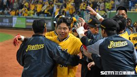 ▲詹子賢逆轉全壘打。（圖／記者王怡翔攝）