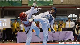 ▲全運會跆拳道男子-58公斤級黃丞靖（右）踢金。（圖／記者蔡宜瑾攝影）