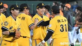 ▲周思齊長傳助殺，幫助球隊守下勝利。（圖／記者王怡翔攝）