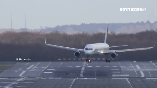 飛機降落遇強風　「蟹行進場」取平衡