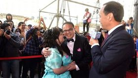 截肢警陳昭宏與妻子參加新北市聯合婚禮。（圖／新北市政府）